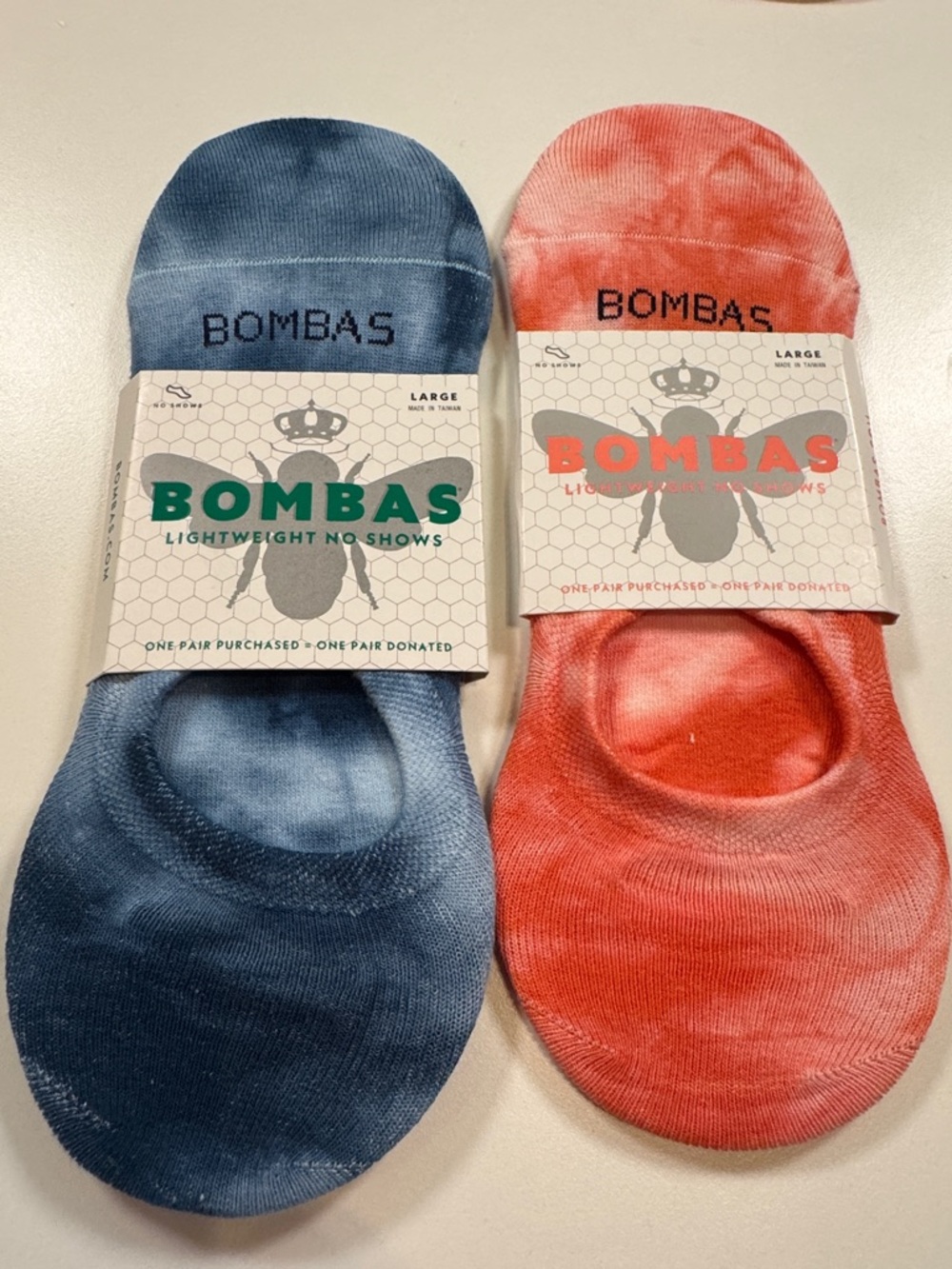 Bombas NWT Tie Dye No Show Socks 2 PR 1PR-Blu 1PR-ORG SZ: LRG Fits women 7-9